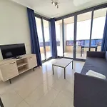 Gemelos 26-fincas شقة *